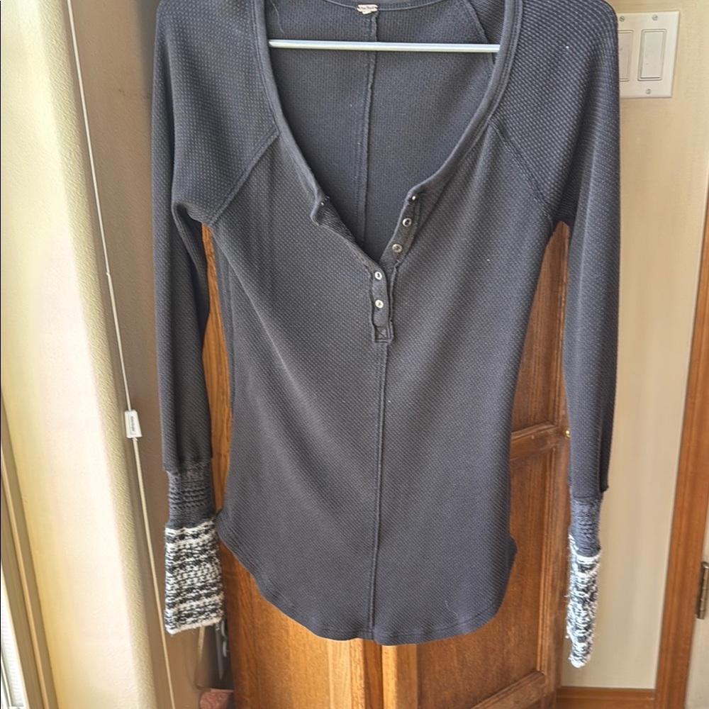 Free people / Black Long Sleeve Top